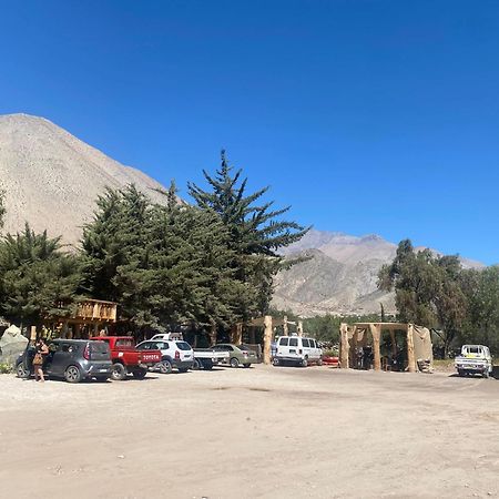 Cabanas Rusticas Olimpus Del Elqui Vicuna Exterior photo