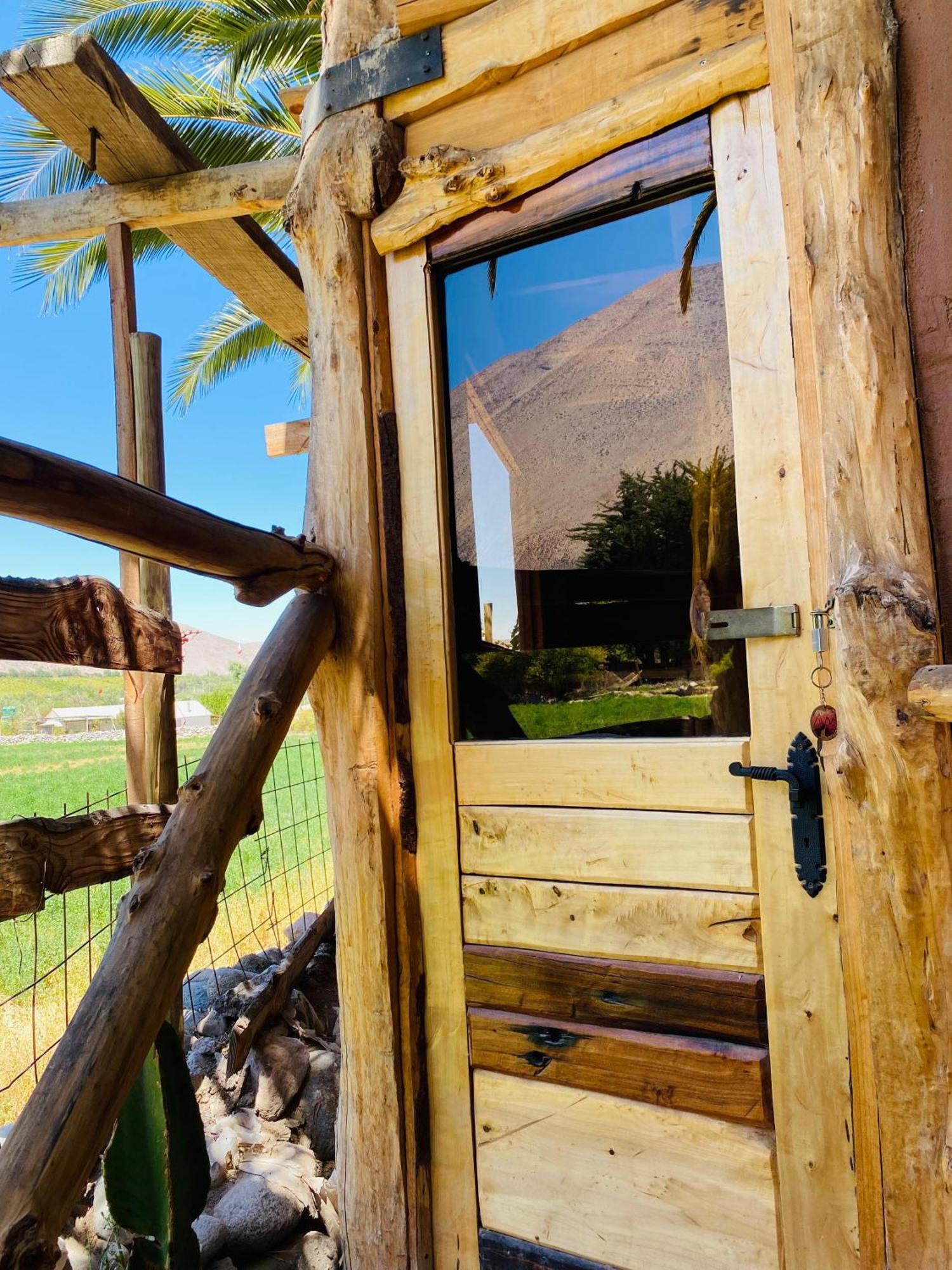 Cabanas Rusticas Olimpus Del Elqui Vicuna Exterior photo